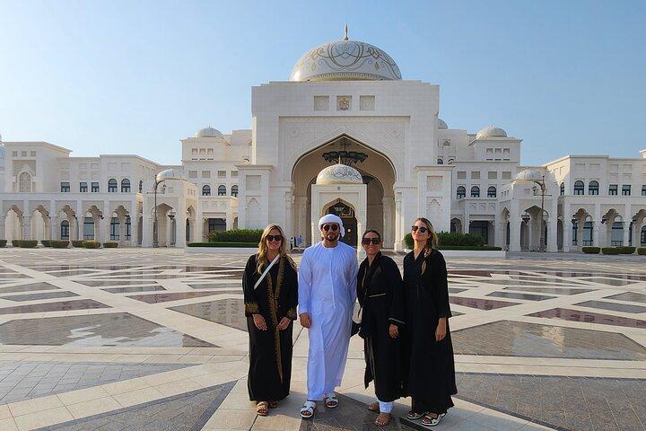 Abu Dhabi Tour from Dubai: Ticket Ferrari world and the Mosque