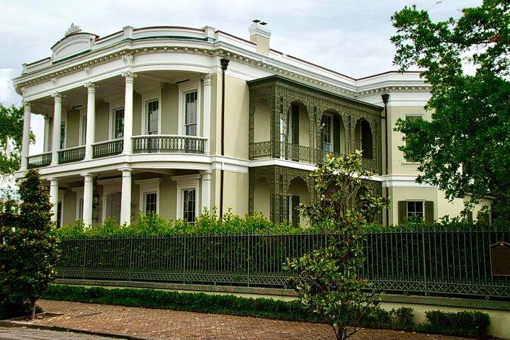 Garden District Walking Tour
