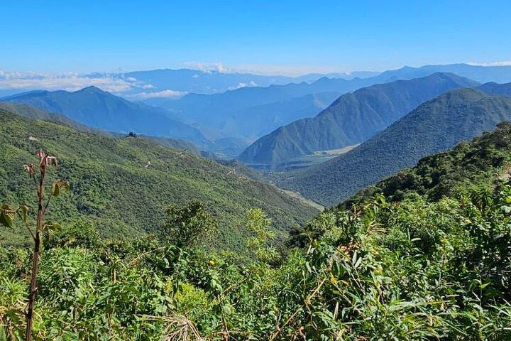 Middle of the World + Pululahua Crater in half-day