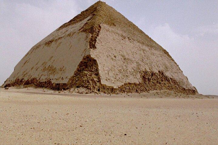 Explore Saqqarah, Memphis and Dahshur full day tour.