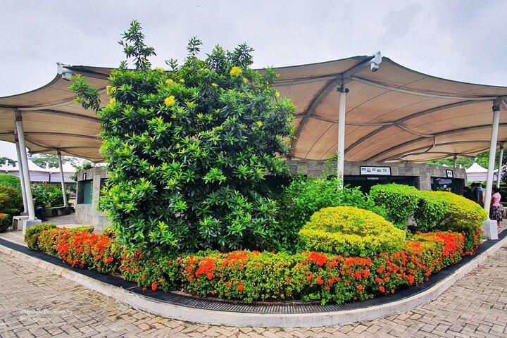 Full-Day Private Car Sightseeing Tour in Colombo