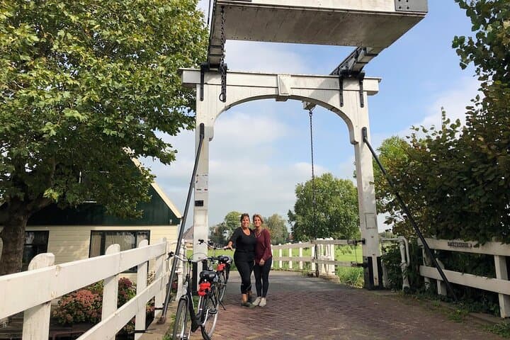Windmill, Dairy Farms & Countryside Electric Bike Tour