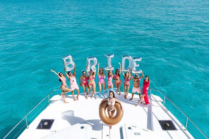Cancun: Private Catamaran Bachelorette Party – 51' Leopard