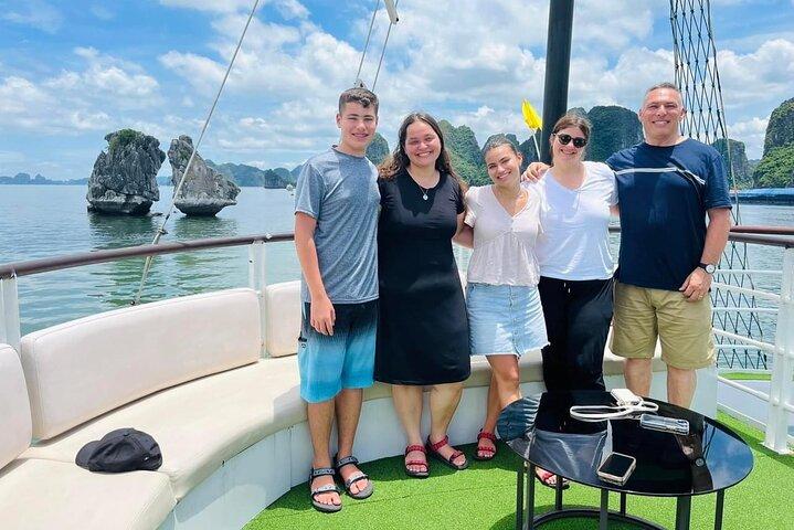 Halong Light Cruise - Luxury Day Tour From Hanoi With Expressway
