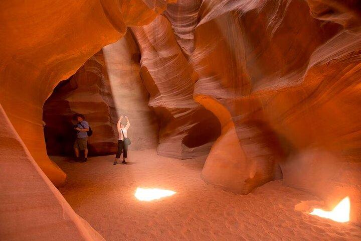 Antelope Canyon Horseshoe Bend Small Group Tour from Las Vegas