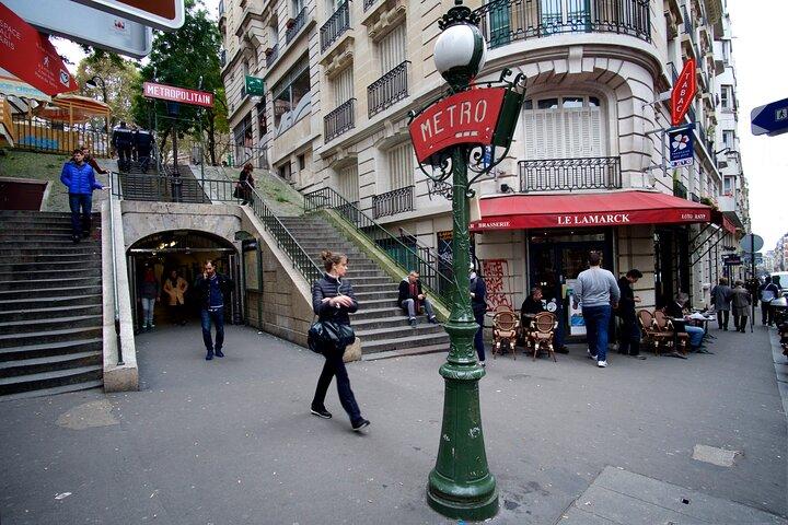 Iconic Amelie Movie Locations - Private Tour with Friendly Guide