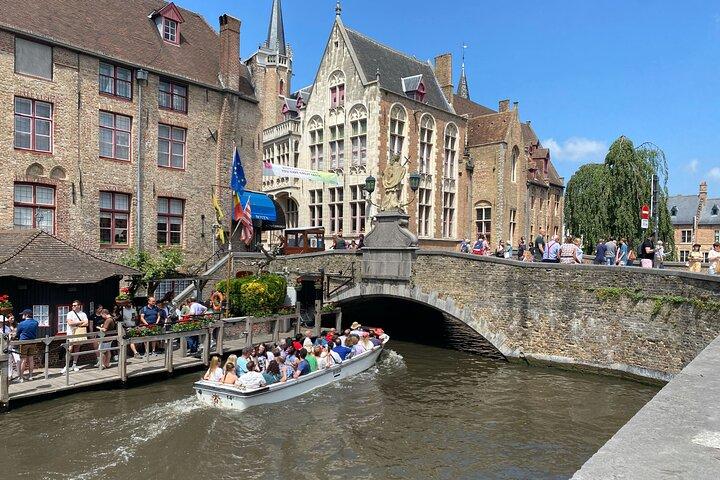 Bruges by a Local: Exciting Stories with Chocolate Truffle Bite