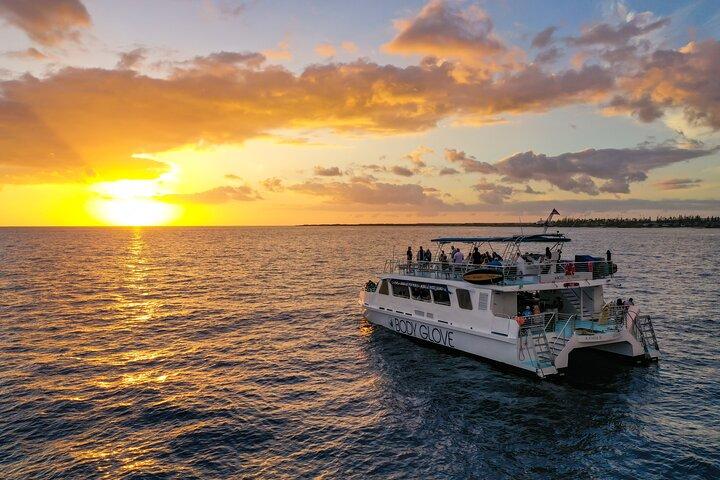 Big Island Historical Dinner Cruise to Kealakekua Bay