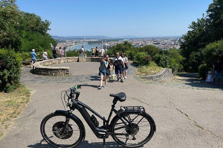 Private Budapest Adventure E-bike Tour to Buda Hills