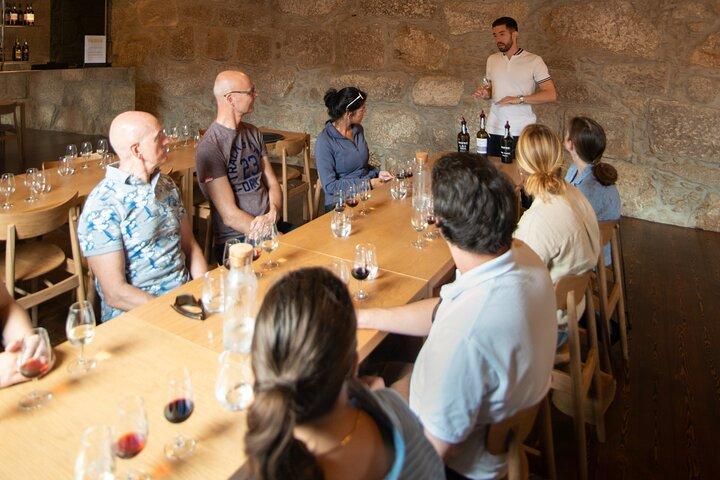 Port Wine Tour | 3 Cellars | 7 Tastings | 12 Participants Maximum