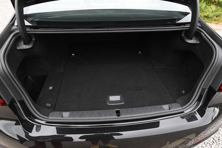 Private Arrival Transfer from Brussels Airport BRU to Brussels by luxury car