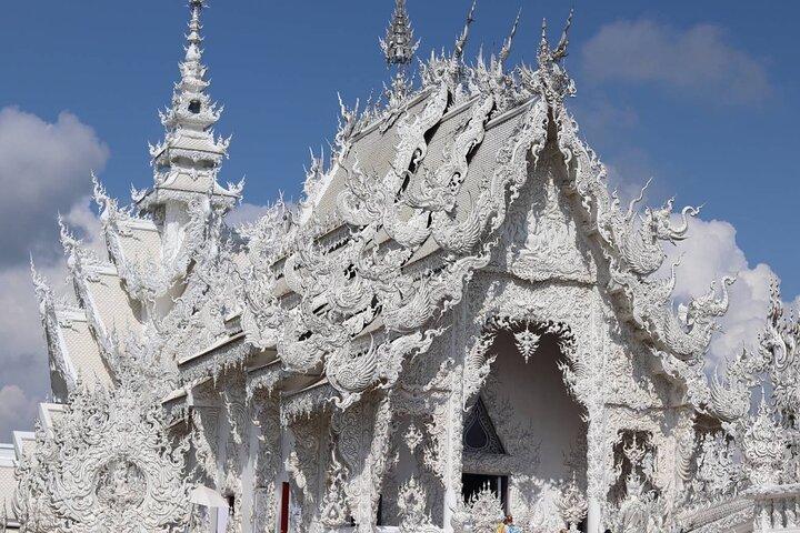 Private Tour Chiang Rai 3 Wonderful Temples & Lalitta Cafe