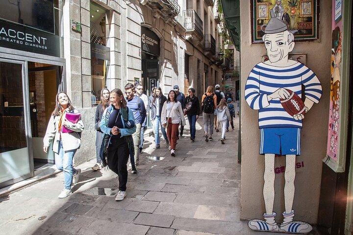 Barcelona Picasso Museum and Walking Tour