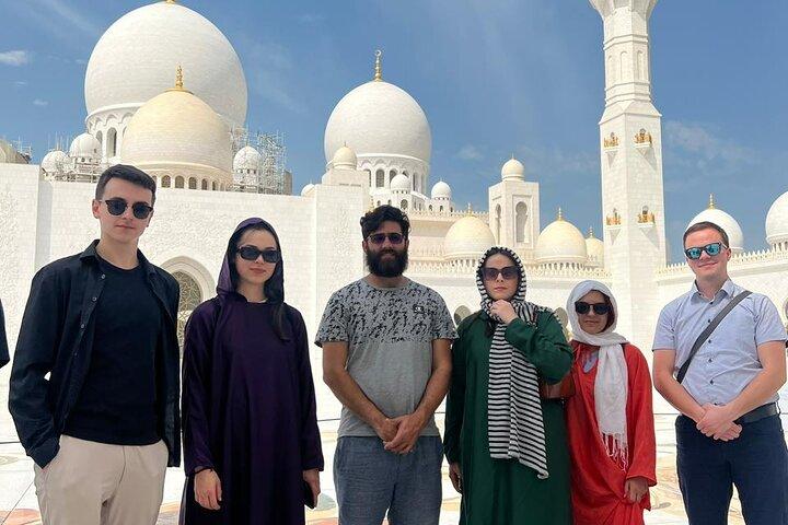 Abu Dhabi City Tour + Louver Museum, Sharing Basis
