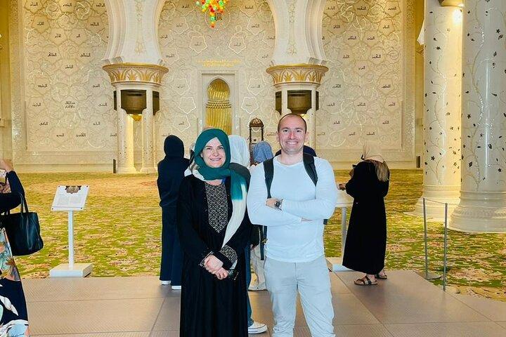 Abu Dhabi City Tour + Louver Museum, Sharing Basis