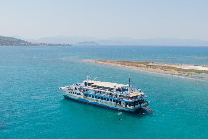 Athens: Swimming Day Cruise with DJ, Lunch & Drinks incl.
