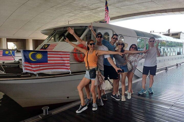 Putrajaya City Tour from Kuala Lumpur with Sight Seeing Cruise