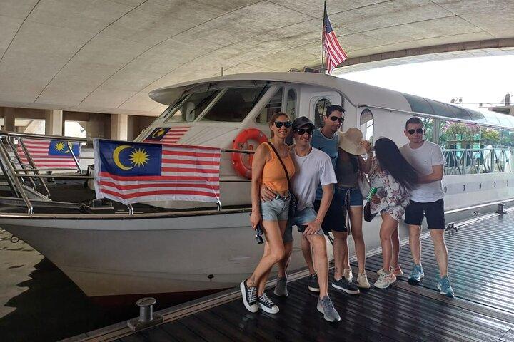 Putrajaya City Tour from Kuala Lumpur with Sight Seeing Cruise