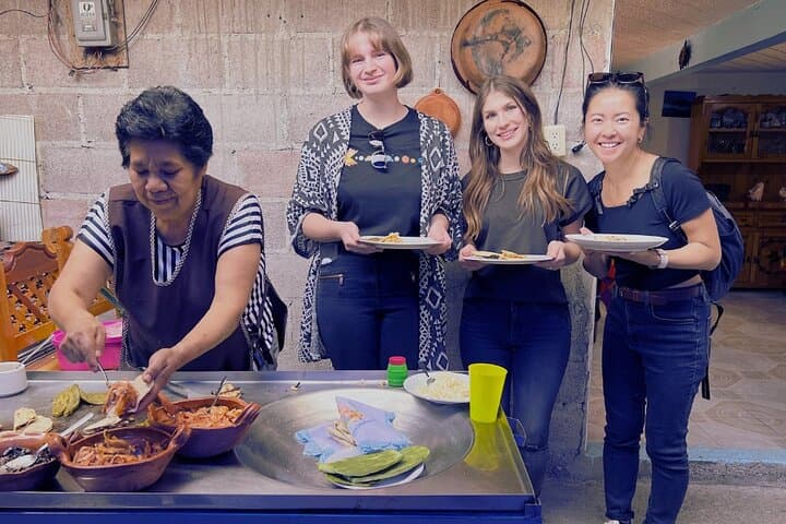 Eat in a local house & access to restricted areas in Teotihuacan