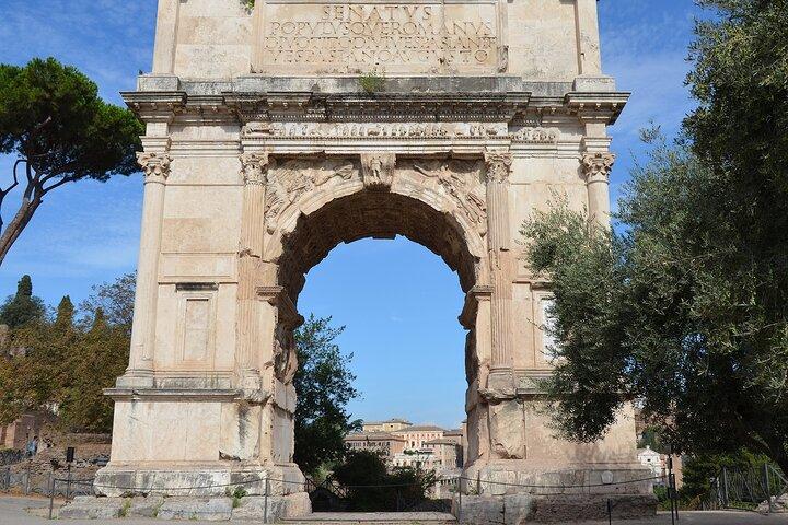3-Hour Colosseum Gladiator's Arena and Ancient Rome Tour