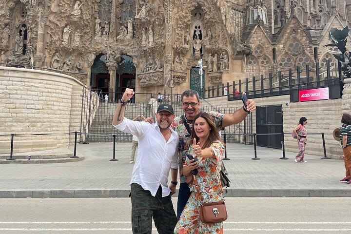 Barcelona Self-Guided City Walking Tour & Scavenger Hunt