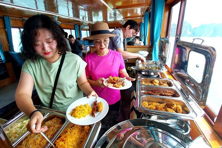Halong Wonder Bay Day Cruise (Small Group on Boat & Buffet Lunch)