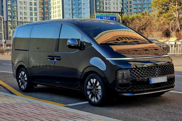 Ultimate Private Seoul Experience with Chauffeur-driven Car