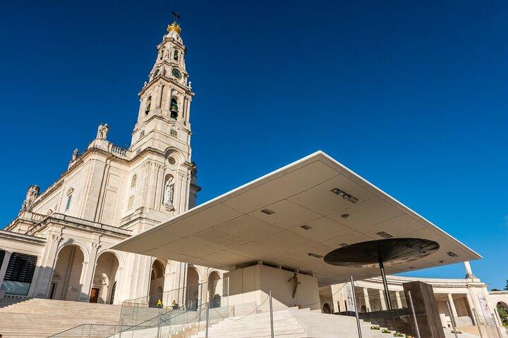 Fatima, Batalha, Nazaré & Óbidos Private Luxury Tour