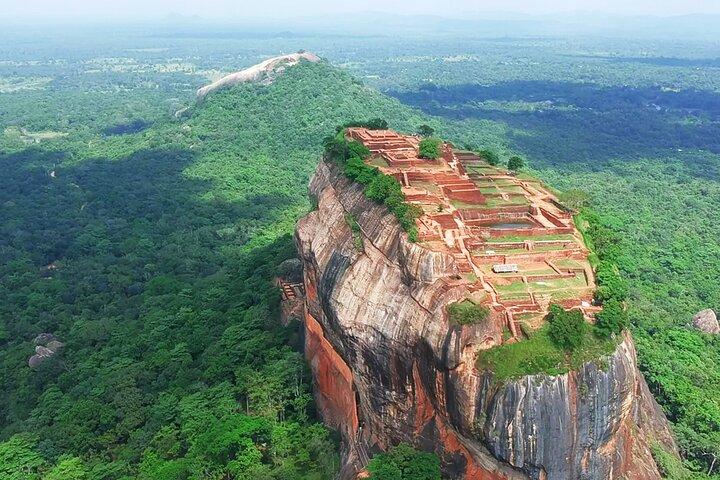 All Inclusive Sigiriya and Dambulla Day Tour from Colombo