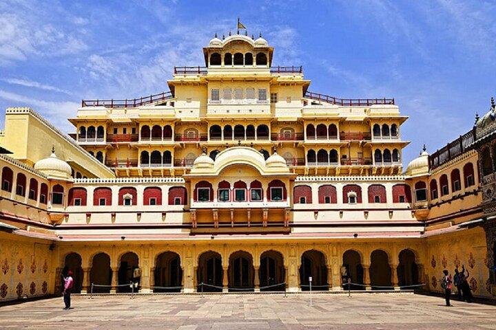 Full Day Tour of Jaipur with Guide