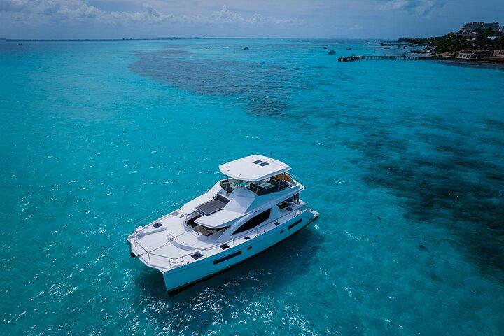 Private Luxury Sunset Dinner Cruise – 51' Leopard Yacht in Cancun