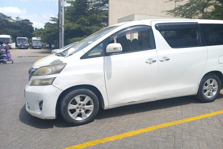 Private car hire with a driver in Nairobi Kenya