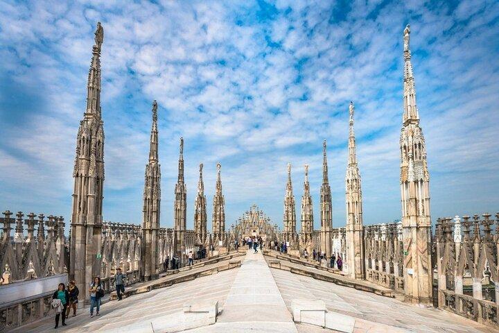 Sky-High Delights: Duomo Tour with Rooftop Adventure! + Ebook