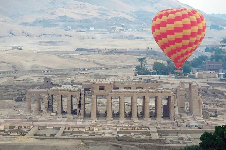 Luxurious Sunrise Hot Air Balloon Experiences in Luxor