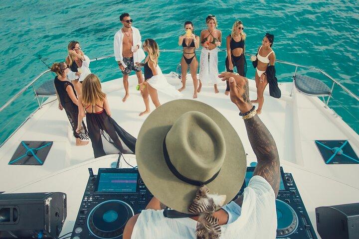 Private All Inclusive Sunset DJ Cruise – 51' Leopard Cancun