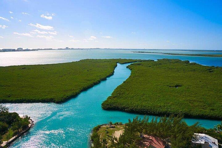 Crystal Boat Tour to Nichupté Lagoon CANCUN