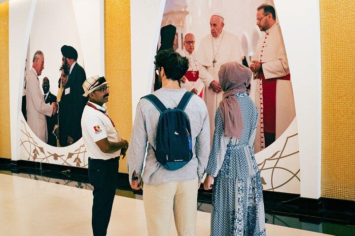 Abu Dhabi Sightseeing Tour: Sheikh Zayed Mosque, Heritage Village & Dates Market