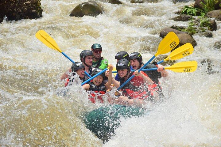 White Water Rafting II and III Maquique Costa Rica La Fortuna