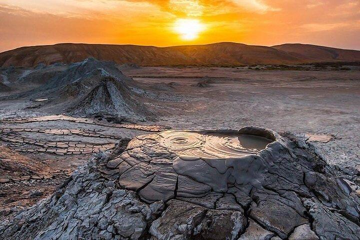 Baku Gobustan and Absheron Tour+Free Haydar Aliyev Center Ticket