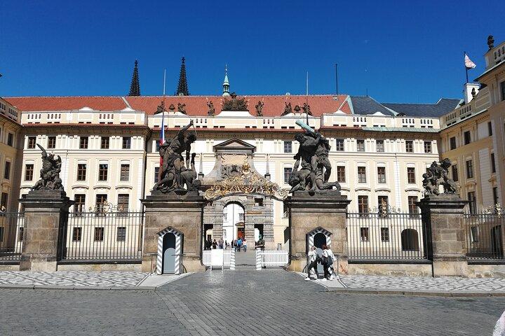 Prague Castle Tour, Tickets Included. All in Spanish