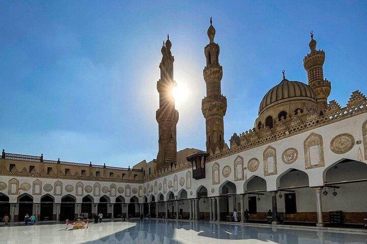 Private tour to Egyptian Museum, Citadel and Old Cairo with Lunch