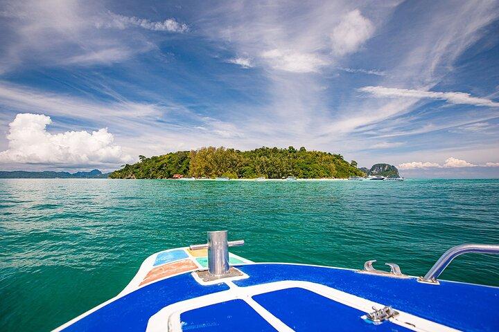 Phi Phi & Bamboo Island Private Speedboat Tour from Phuket