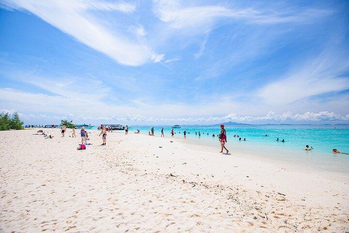 Phi Phi & Bamboo Island Private Speedboat Tour from Phuket