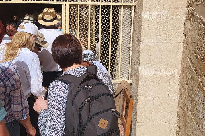 Private Tour to Pyramids of Giza ,Sakkara and Memphis with Lunch.