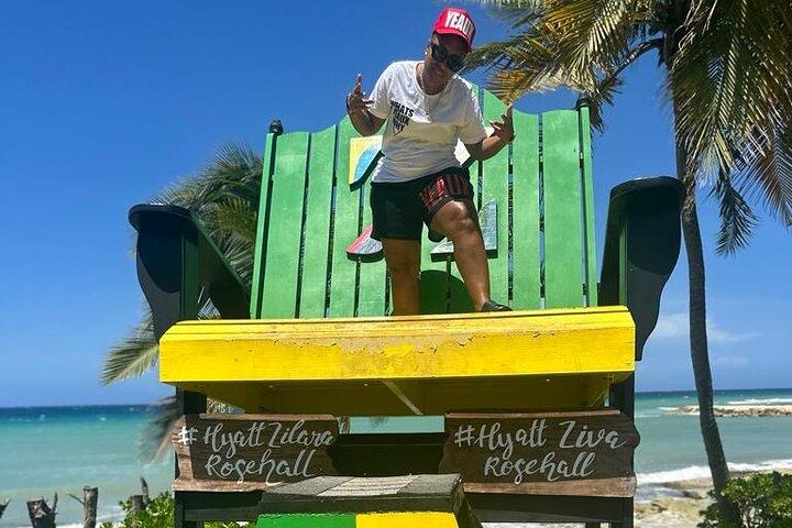 Full Day Tour of Negril Beach: Margaritaville & Rick's Cafe Live