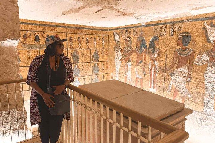 Private Luxury Tour to East and West Banks of Luxor.