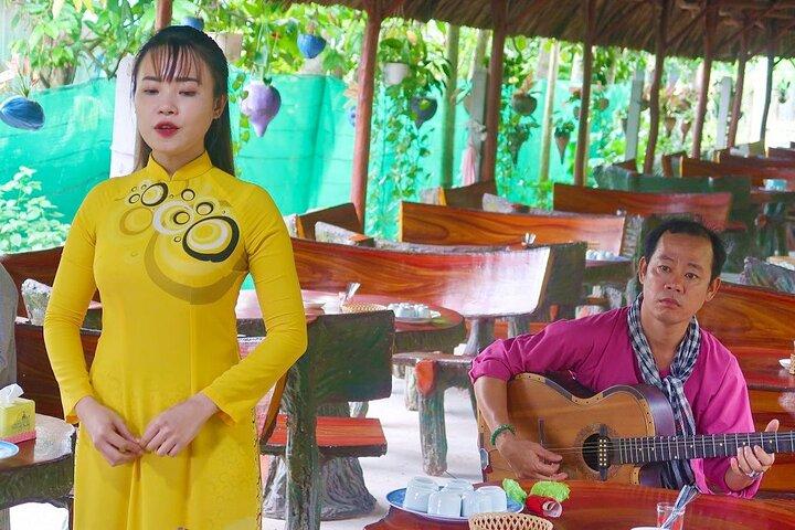 Full day Mekong Delta group tour with lunch