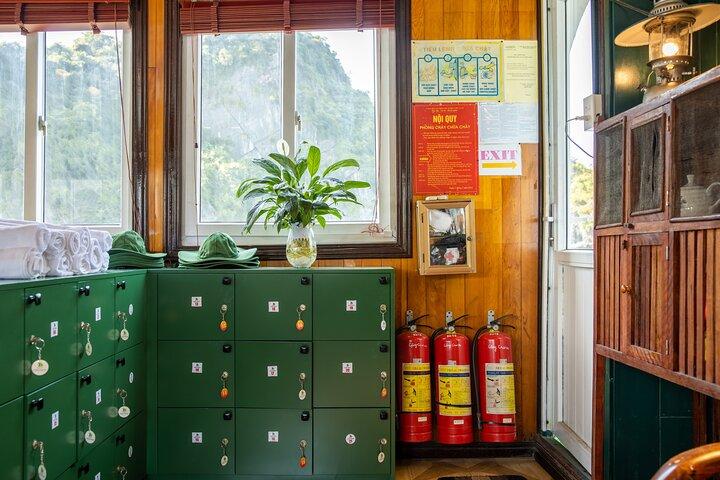 Cong Cruise Full-day Explore Halong Bay