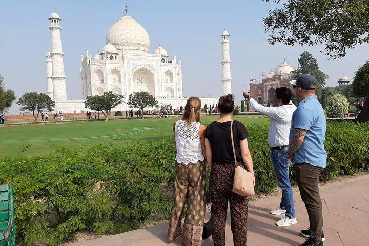 All Inclusive Taj Mahal, Fort & Baby Taj Tour from Delhi by Car