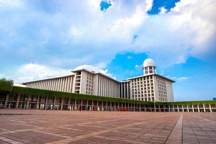 Jakarta Full-Day Highlights Tour with Transfer